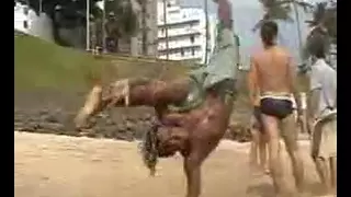 Capoeira: Este deve ser parente do Besouro.