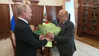 Владимир Путин поздравил ректора МГУ Виктора Садовничего с 85-летним юбилеем