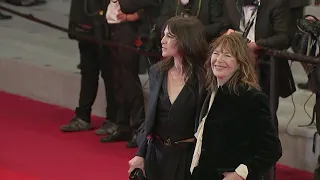Jane Birkin con la figlia Charlotte Gainsbourg al festival di Cannes nel 2021