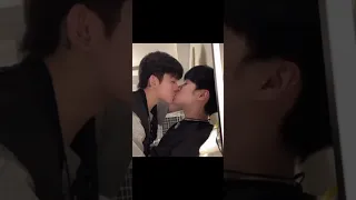 BL Couple Kiss 💋😘 Chinese #blchina #bl #lgbt #tiktok #couple #douyin #kiss #boyloveboy