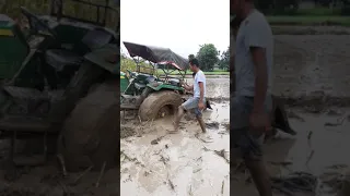 John Deere 5050 D tractor stuck in heavy mud #shorts