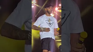 Le tiran un calzón a ANUEL en pleno concierto 🤮🤮🤮#shorts #asloviral #viralshorts #1millionviews