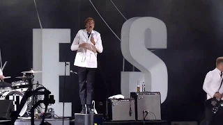 The Hives - Two Kinds Of Trouble (Live)