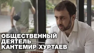 Молодой и успешный кавказец не обращает внимания на награды. Призвание