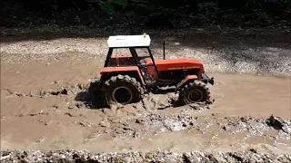 RC Zetor 16145 mudding slow motion