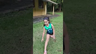 APRENDENDO GINÁSTICA COM MINHA PRIMA 🤣🤣🤣