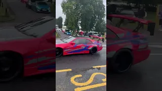 300zx nearly loses it while drifting out of car meet!