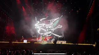 Guns N’ Roses | Band intro (Slash only) + Slash Solo + Sweet Child O’ Mine | Lisbon 2022