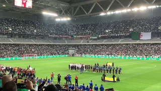 L’hymne national de l’Algérie repris par tout le stade Pierre Mauroy !! Les frissons 😍🔥 !!