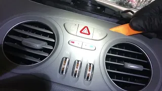 Mercedes SL R230 Centre Dash Vent Removal