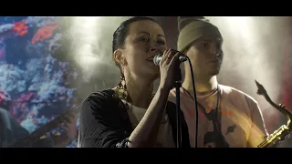 EABS - Trying to Put the Blame on Me ft. Paulina Przybysz [Live at Jassmine]