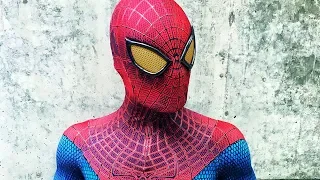 Becoming Spider-Man (THE AMAZING SPIDER-MAN 1 COSTUME)