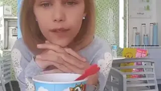 Grace VanderWaal ** Chat Over Ice Cream Time