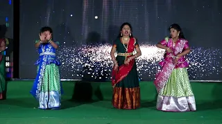 SRI MEDHA SCHOOL -9th ANNUAL DAY -Brundavanam Song