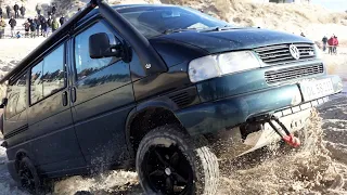 VW Transporter Multivan T4 Syncro (4X4) 2.5 TDI (1999) having fun on the Beach at Løkken Beach Tour