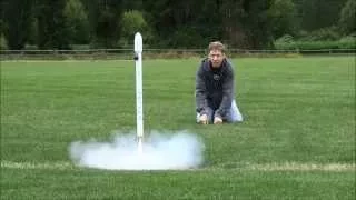 SpaceX Falcon-9 Model Rocket launch, with on-board camera. DON'T use EARPHONES.