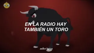 en la radio hay también un toro // el pollito pio (letra) 🐥