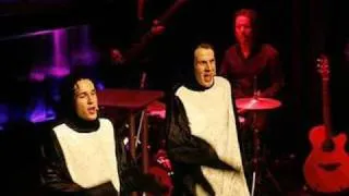 Ylvis brødrene - Ytterst på tissen sitter