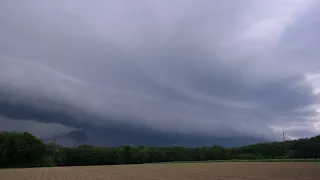 Kräftige Gewitter mit positiven Einschlag, starken Donnern und dicker Gewitterfront am 16. Mai 2024