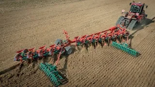 Ploughing with a CASE IH Quadtrac tractor & Kverneland 12 Furrow plough