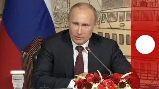 Putin signs law banning homosexual "propaganda"