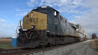 CSX 1776 with a Solid S5T Horn leading I029-01