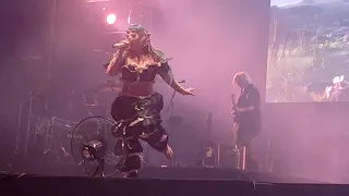 Lollapalooza Chile, Melanie Martinez - Battle of the Larynx