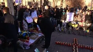 Ukraine's Poroshenko heckled by relatives of the Maidan dead