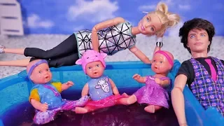 Family Barbie 💑 Mom and Dad are visiting Barbie 💑 Playing children in Glibbi Slime 💑 Story doll