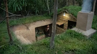 Girl Solo Living Off Grid, Build a Complete Warm Underground Dugout Home Shelter for Fortnight Stay