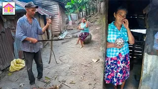 LA VIUDA QUE CRUZA el PELIGROSO puente colgante EN UN CAMPO DE JARABACOA