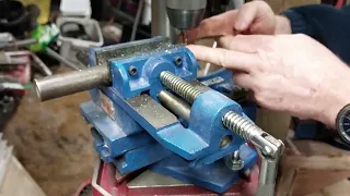 Cutting keyways in shafts