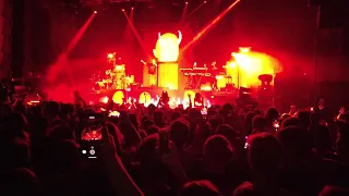 Machine Gun Kelly - FLOOR 13 (live @Forum Karlín)