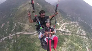 Paragliding brave lady video in manali
