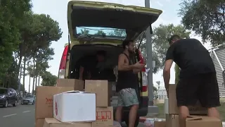 Israelis volunteer to help after Hamas' attack