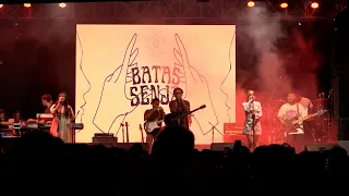 BATAS SENJA - Kemana Kita Hari ini | Live at Comm Fest Unsera 2023