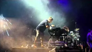 Linkin park - Red square intro / New divide Live Singapore 2011