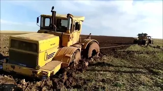 Трактора в грязи по бездорожью. КИРОВЕЦ, МТЗ, ЭКСКАВАТОР.