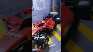 Apresentamos a miniatura da Ferrari SF23 em escala 1/24, com impressionantes 23,5cm de detalhes