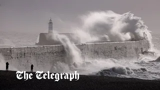 Storm Isha: Extreme winds cause travel chaos and disruption