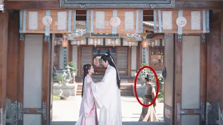 Yunzhi is making out with sangqi, sangqi's father suddenly appears behind them