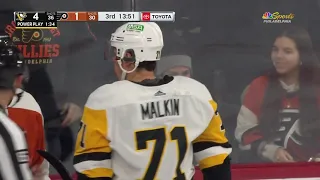 Evgeni Malkin exchanges punches and words with Laughton, both got roughing penalties (8 jan 2024)