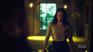 Legacies 3x04 - MG tells Lizzie & Josie that they’ll need Alyssa’s help