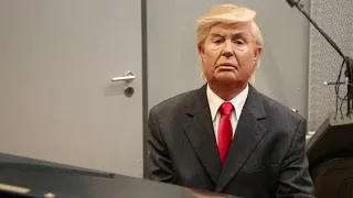 President Trump plays the Russian Anthem  Гимн Российской Федерации