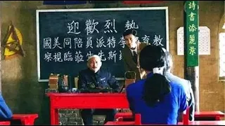 在偏远山区的小学里，为了多领一份工钱，校长竟让驴冒充老师