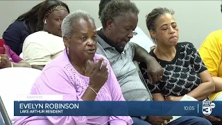 Emotions run high during city council meeting in Lake Arthur