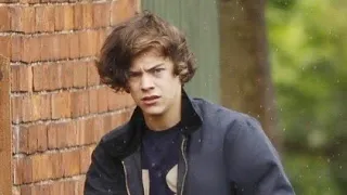 harry styles being annoyed for 2 minutes straight
