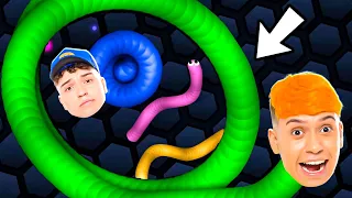 VIREI UMA COBRA GIGANTE E ENGOLI TODOS OS JOGADORES DO ROBLOX!! (Slither.io)