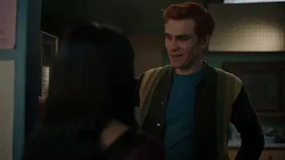 Archie And Veronica Kiss - Riverdale 7x13 Scene