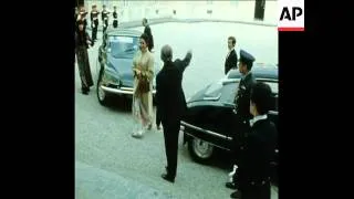 SYND 22 10 75 BHUTTO VISITS ELYSEE PALACE